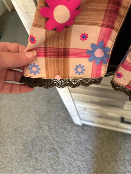 dELiA*s Pink Plaid Mini Skirt with Flower Appliqués - Picture 3 of 3